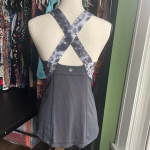 Women's Lululemon Tank Top Size 4 Gray